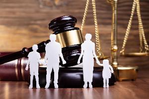 Семейный юрист: услуги адвоката по семейным делам в Новосибирске  Город Новосибирск